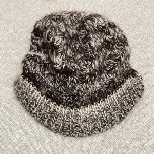 Cable knit cabbie hat